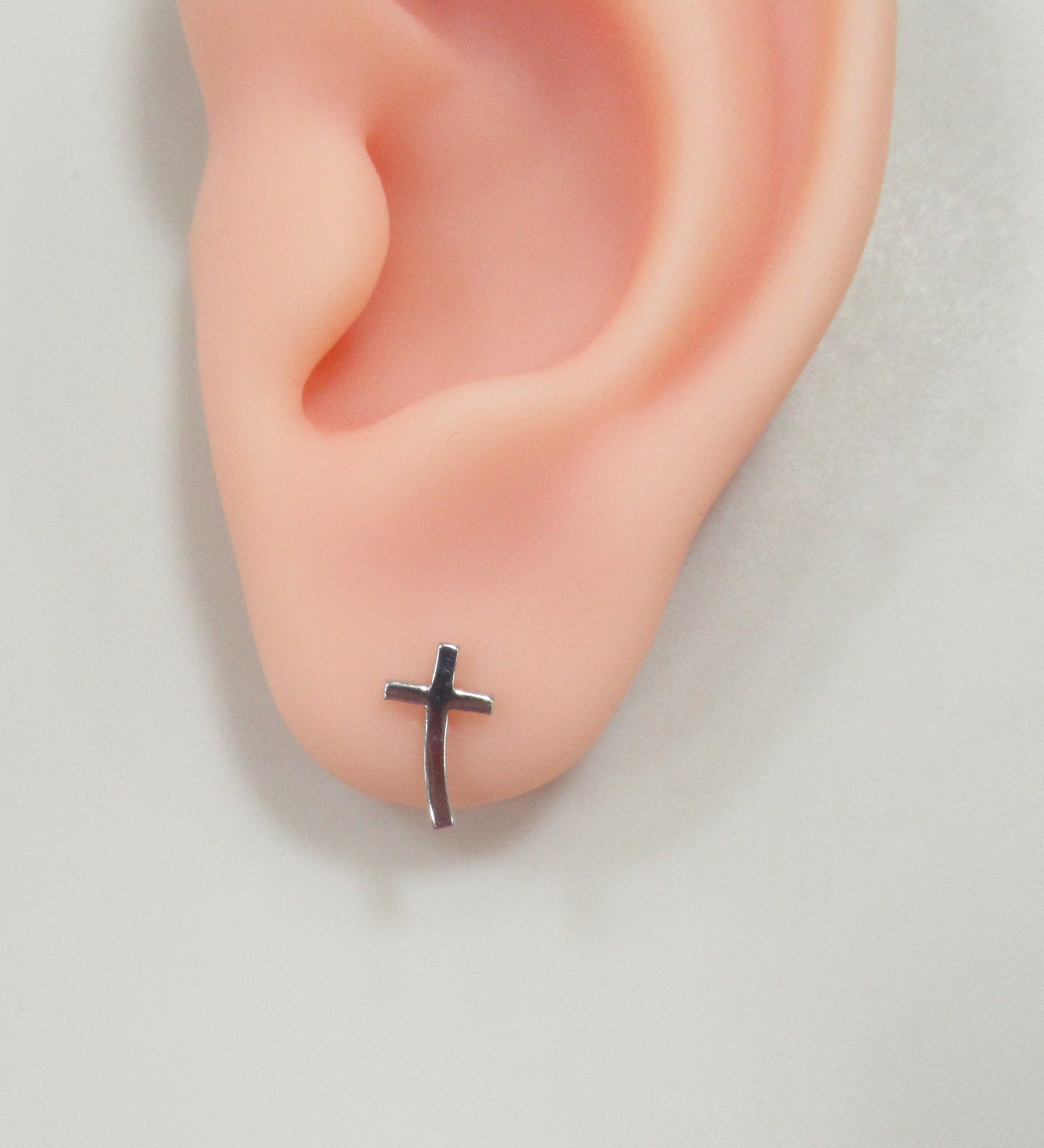 Серебряные серьги-пусеты с фианитами "Крестики"